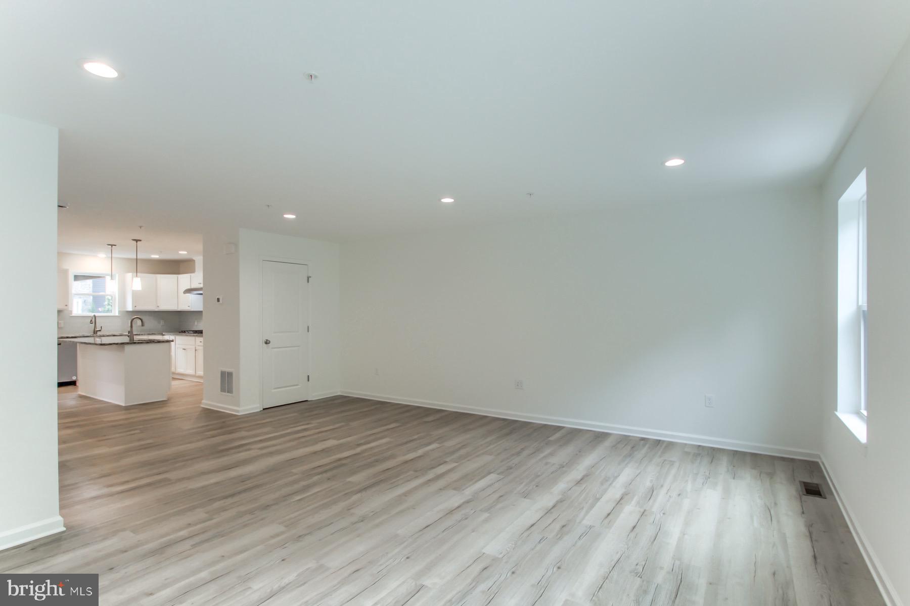 148 High Pointe Dr #27