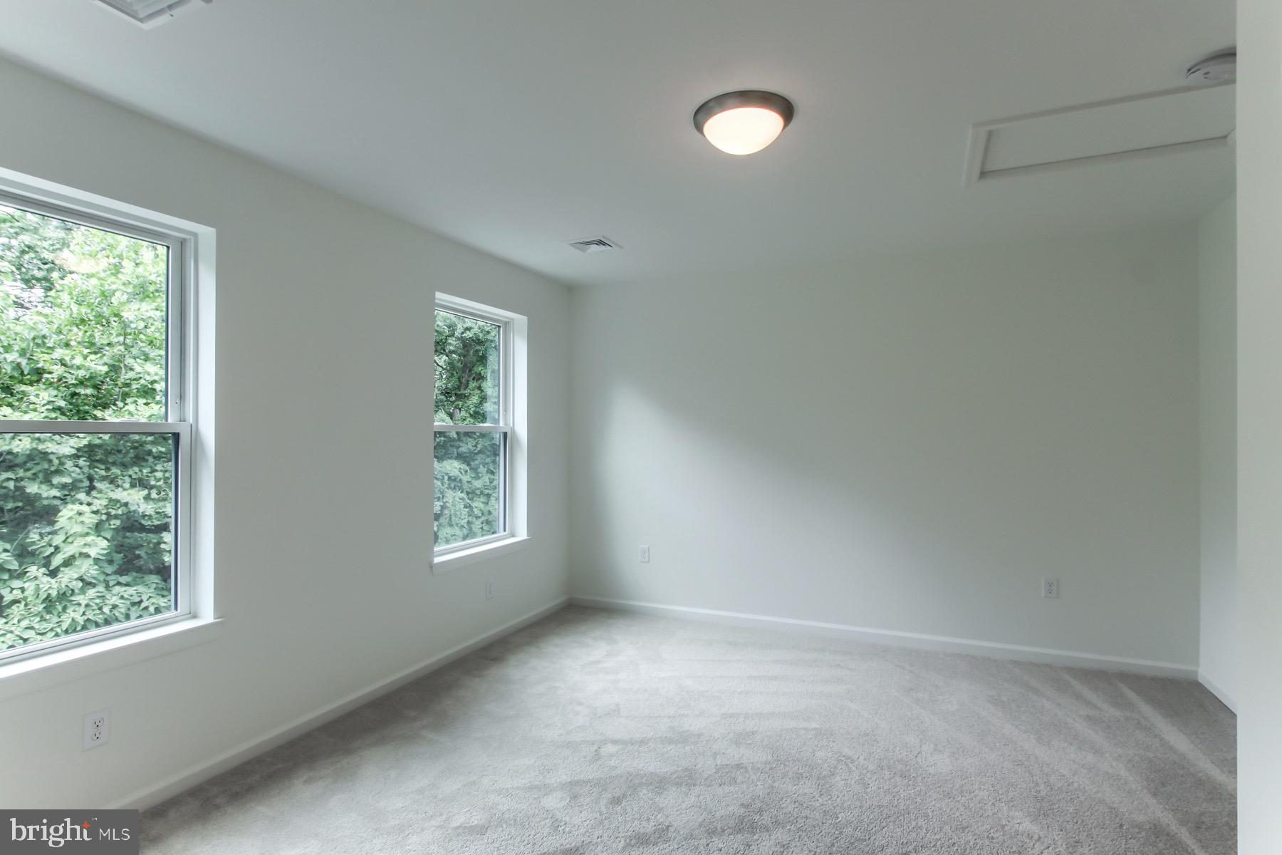 148 High Pointe Dr #27
