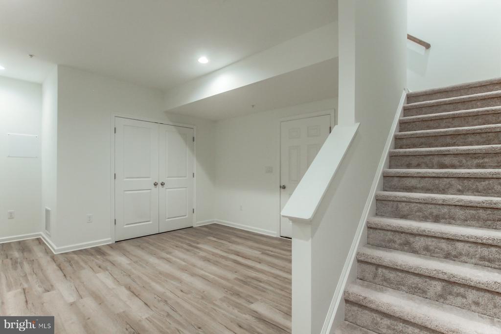 148 High Pointe Dr #27
