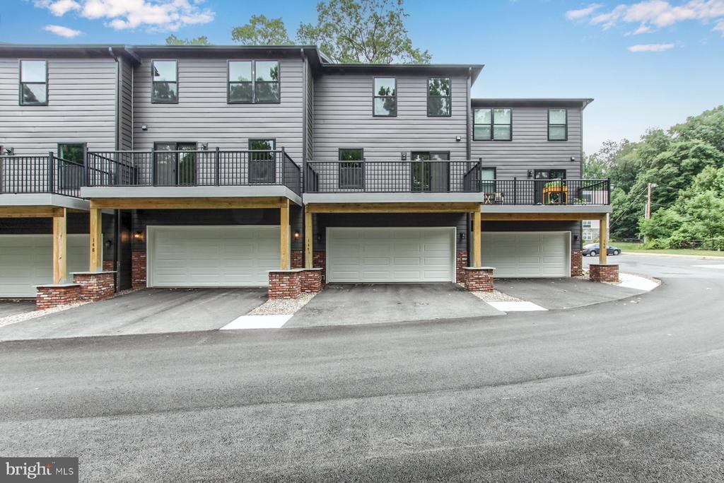 148 High Pointe Dr #27