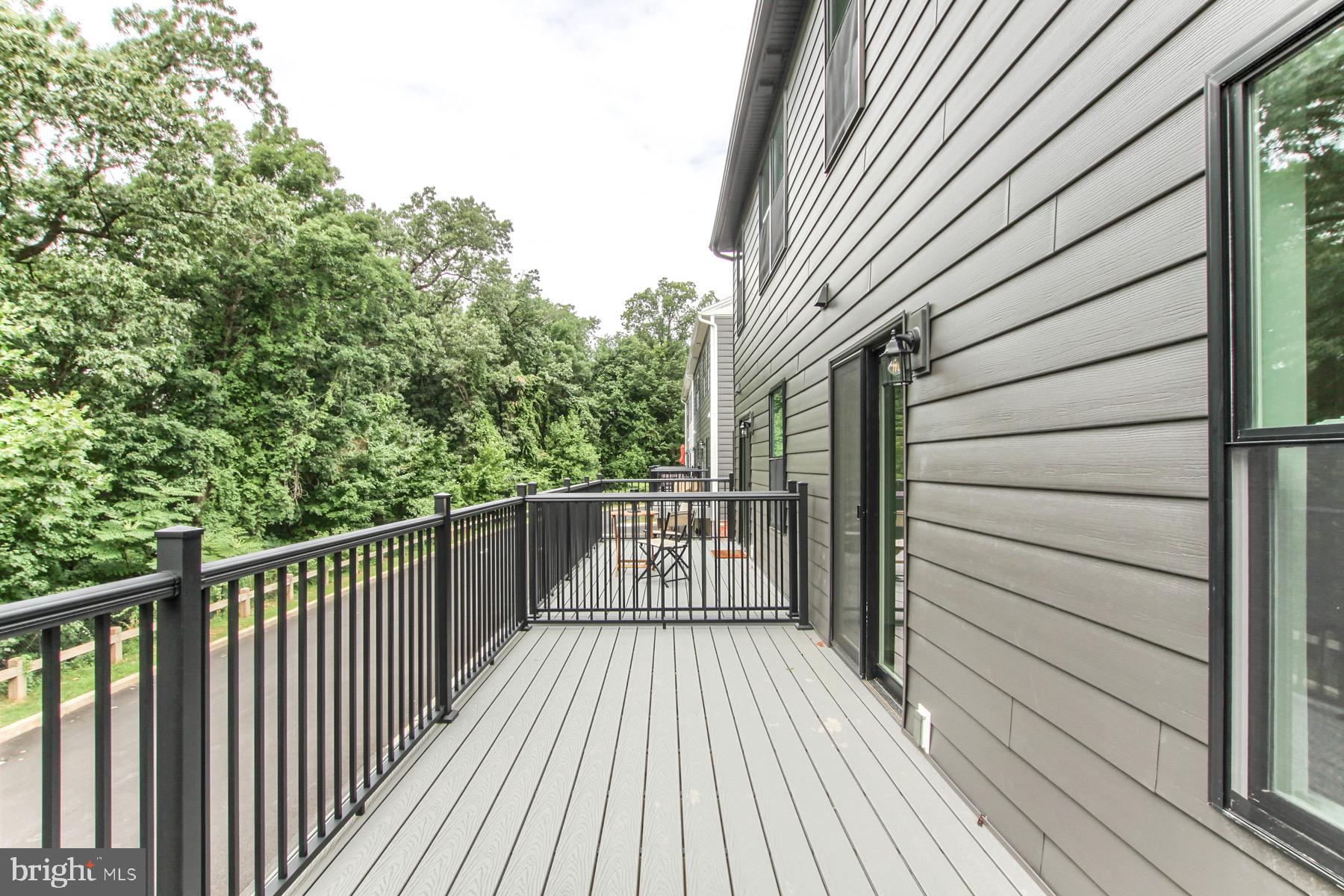 150 High Pointe Dr #25