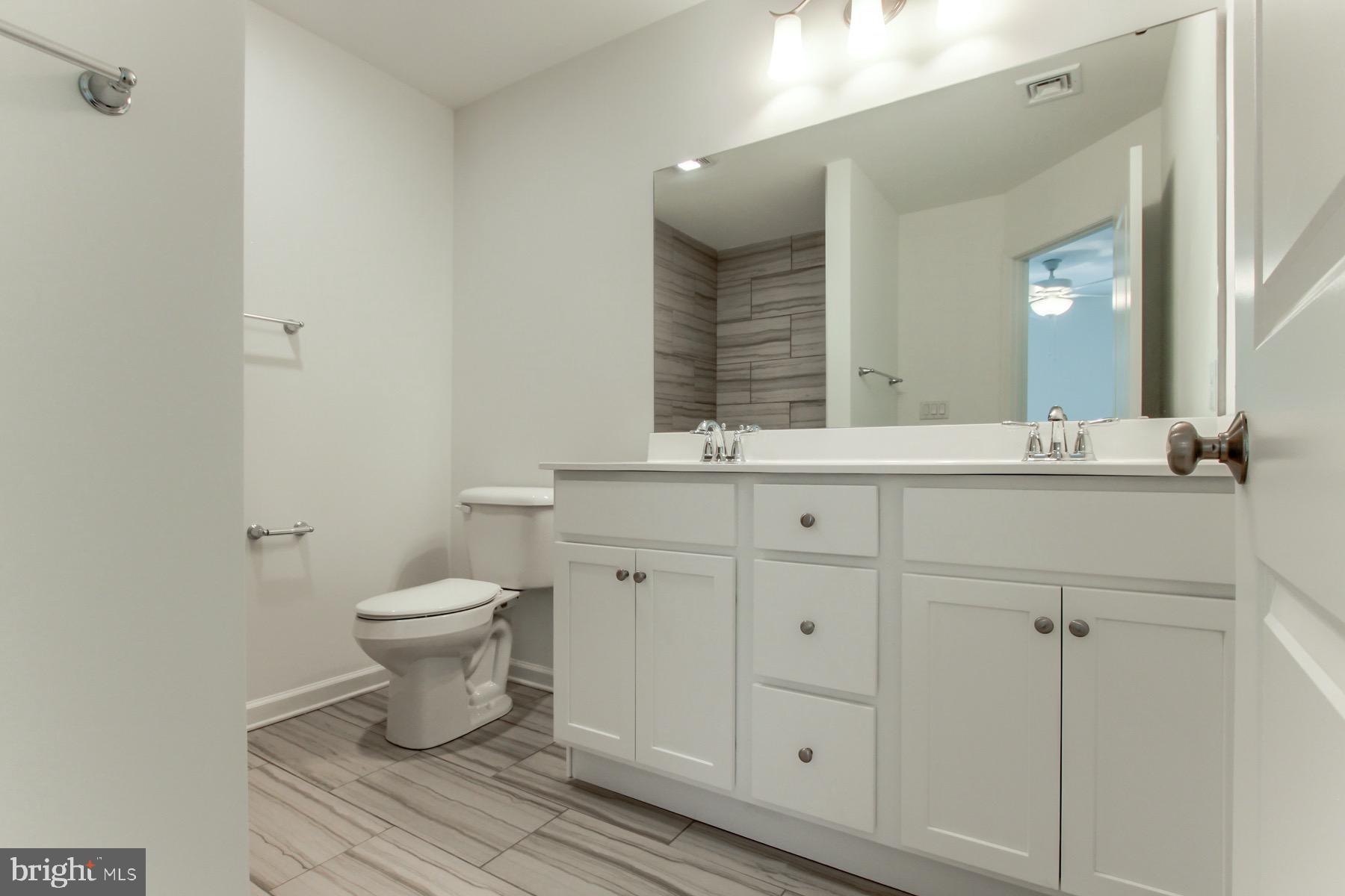 150 High Pointe Dr #25