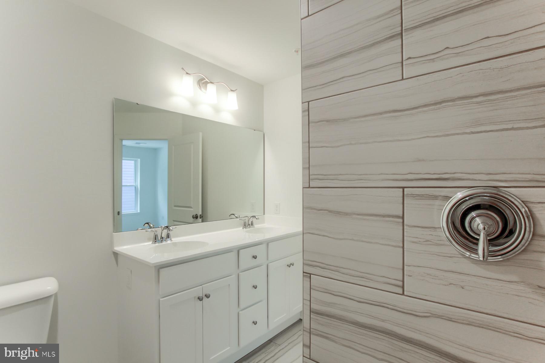 150 High Pointe Dr #25