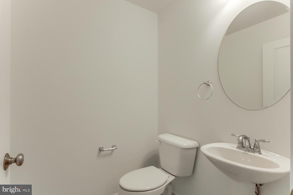 150 High Pointe Dr #25