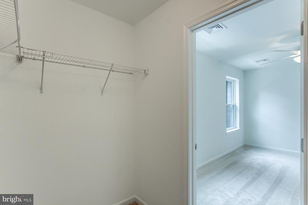 151 High Pointe Dr #24