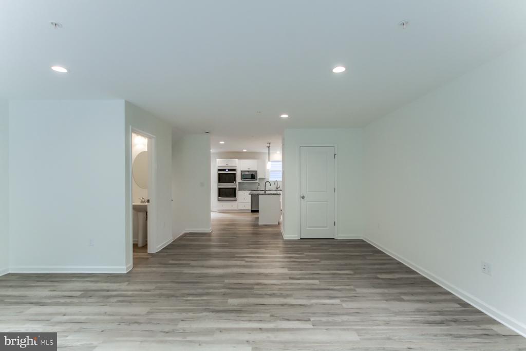 151 High Pointe Dr #24