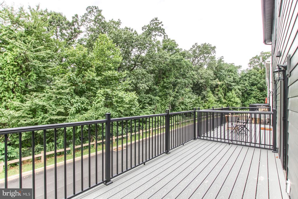151 High Pointe Dr #24