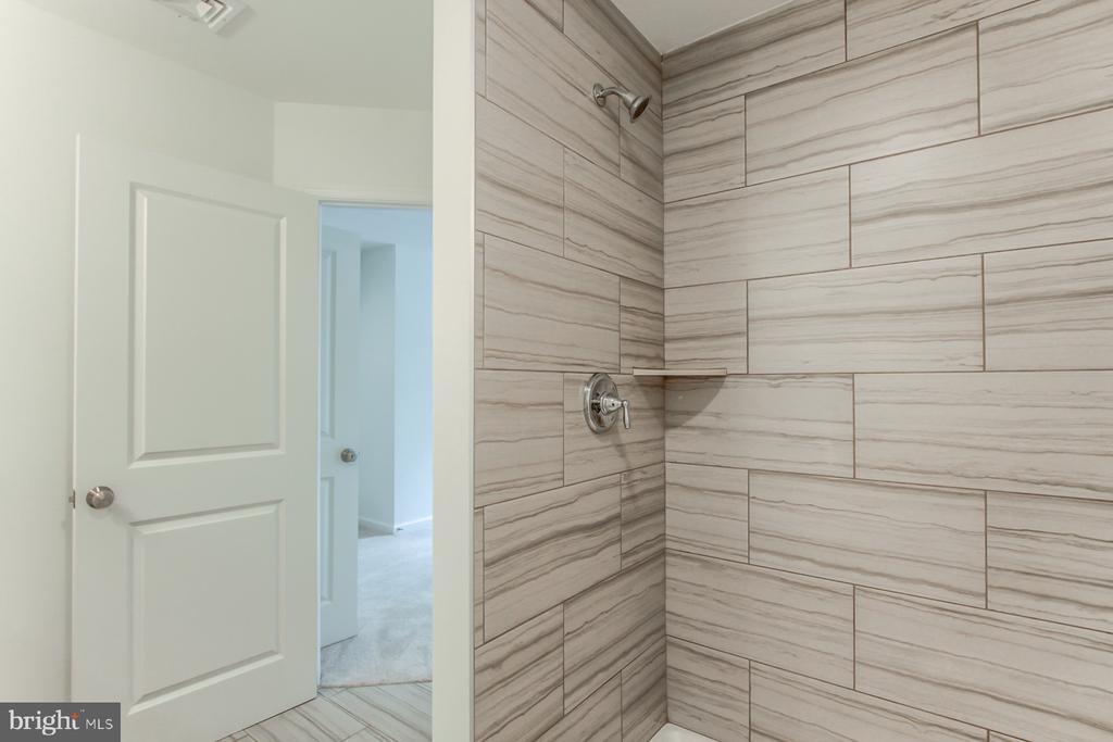 151 High Pointe Dr #24