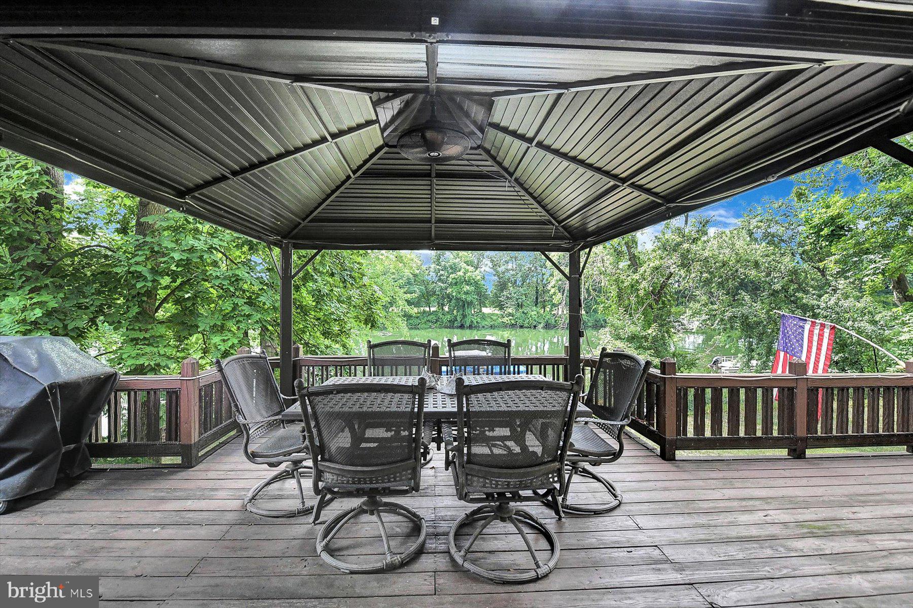 62 Beech Island
