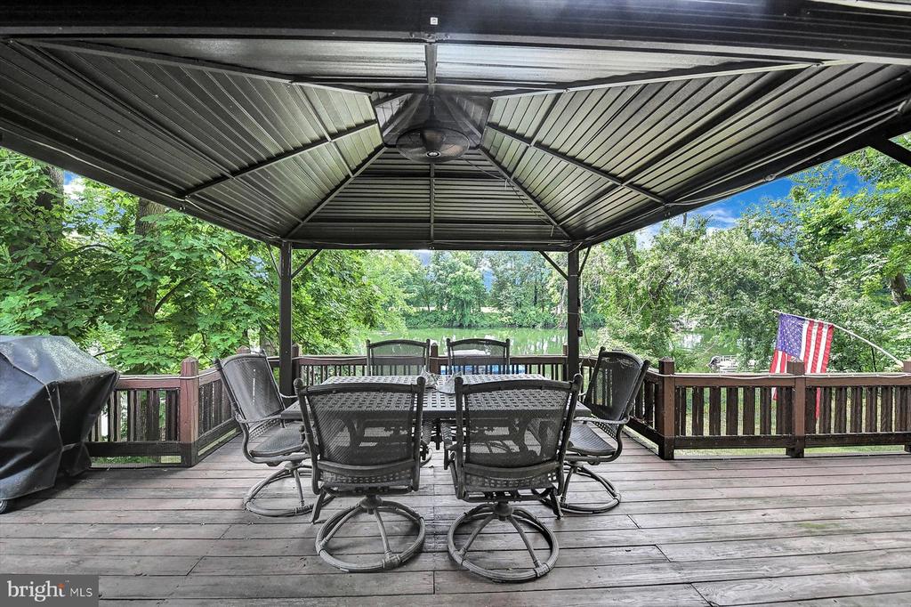 62 Beech Island