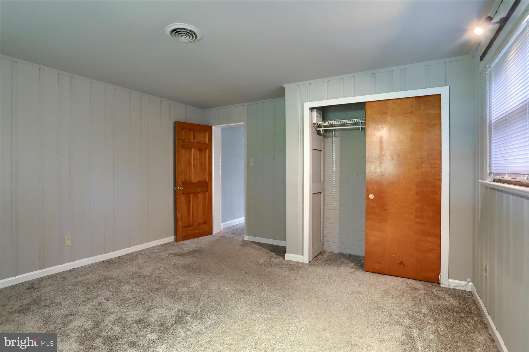 1704 Colonial Rd