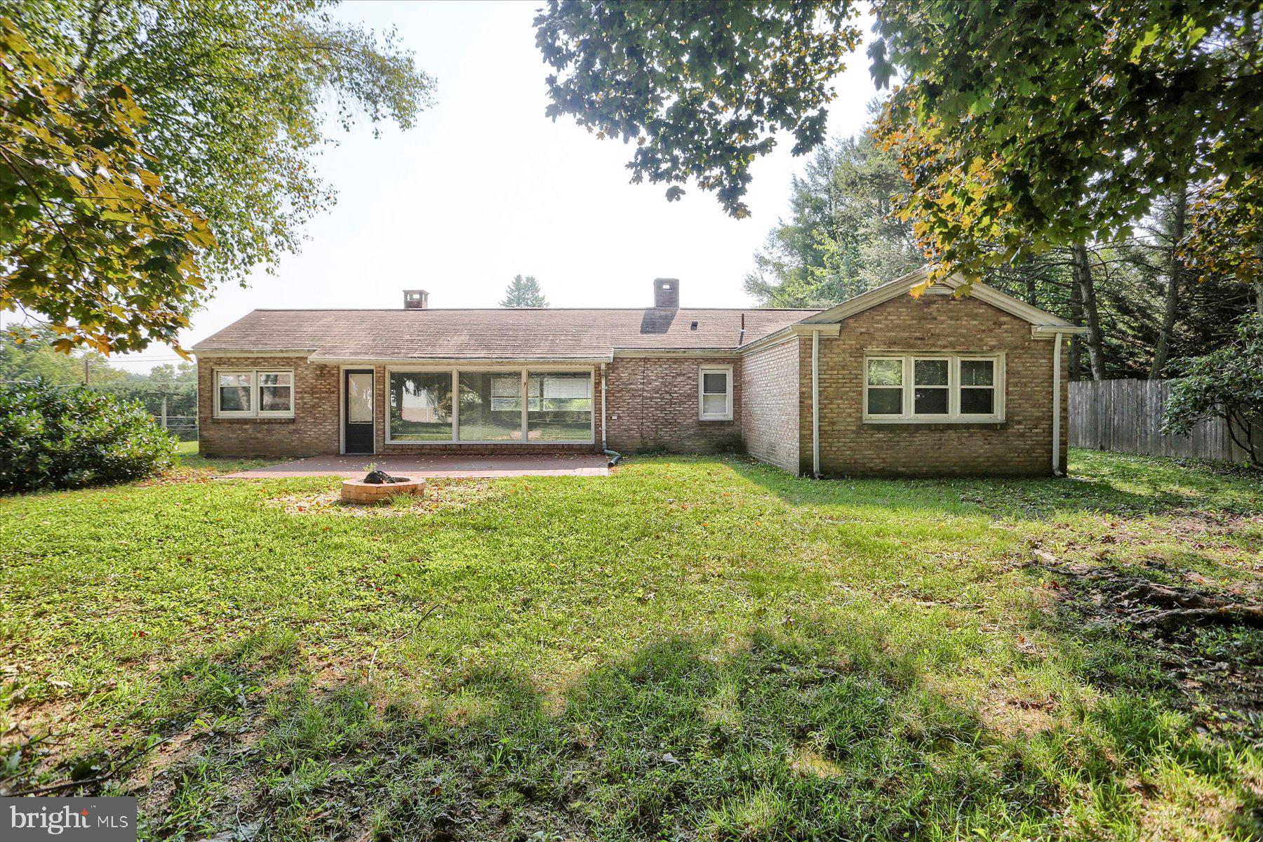 1704 Colonial Rd