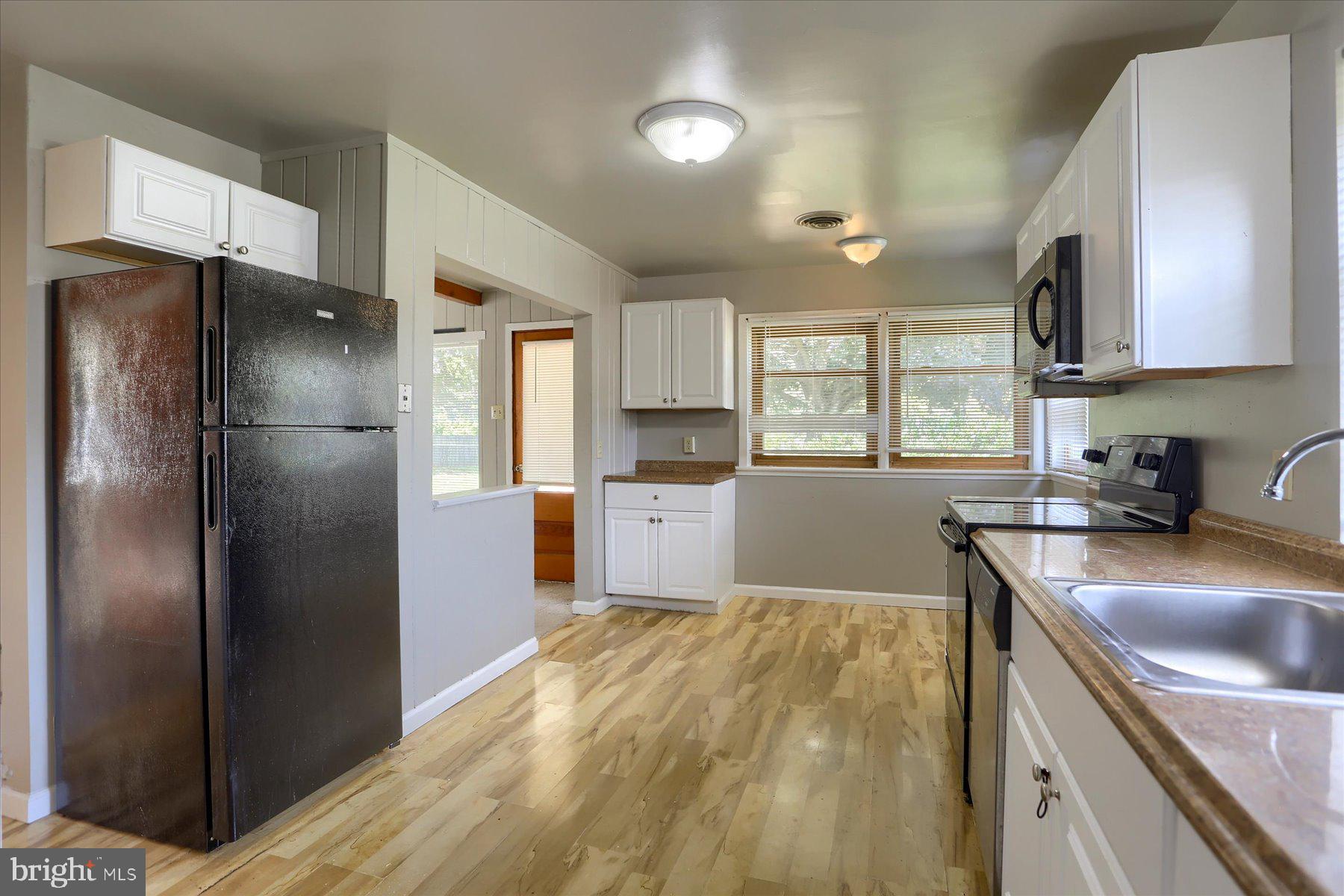 1704 Colonial Rd