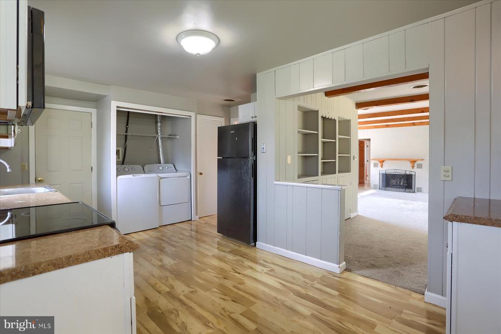 1704 Colonial Rd