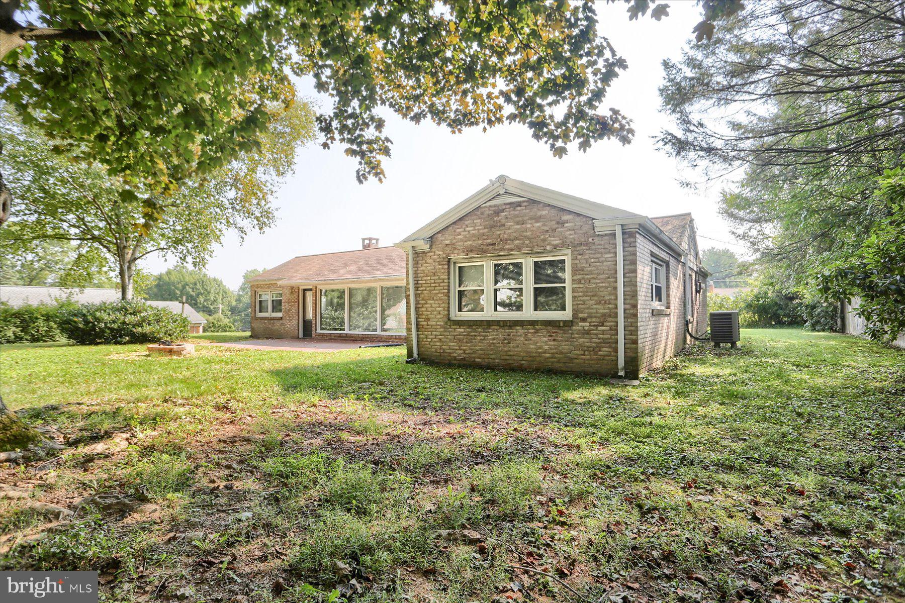 1704 Colonial Rd