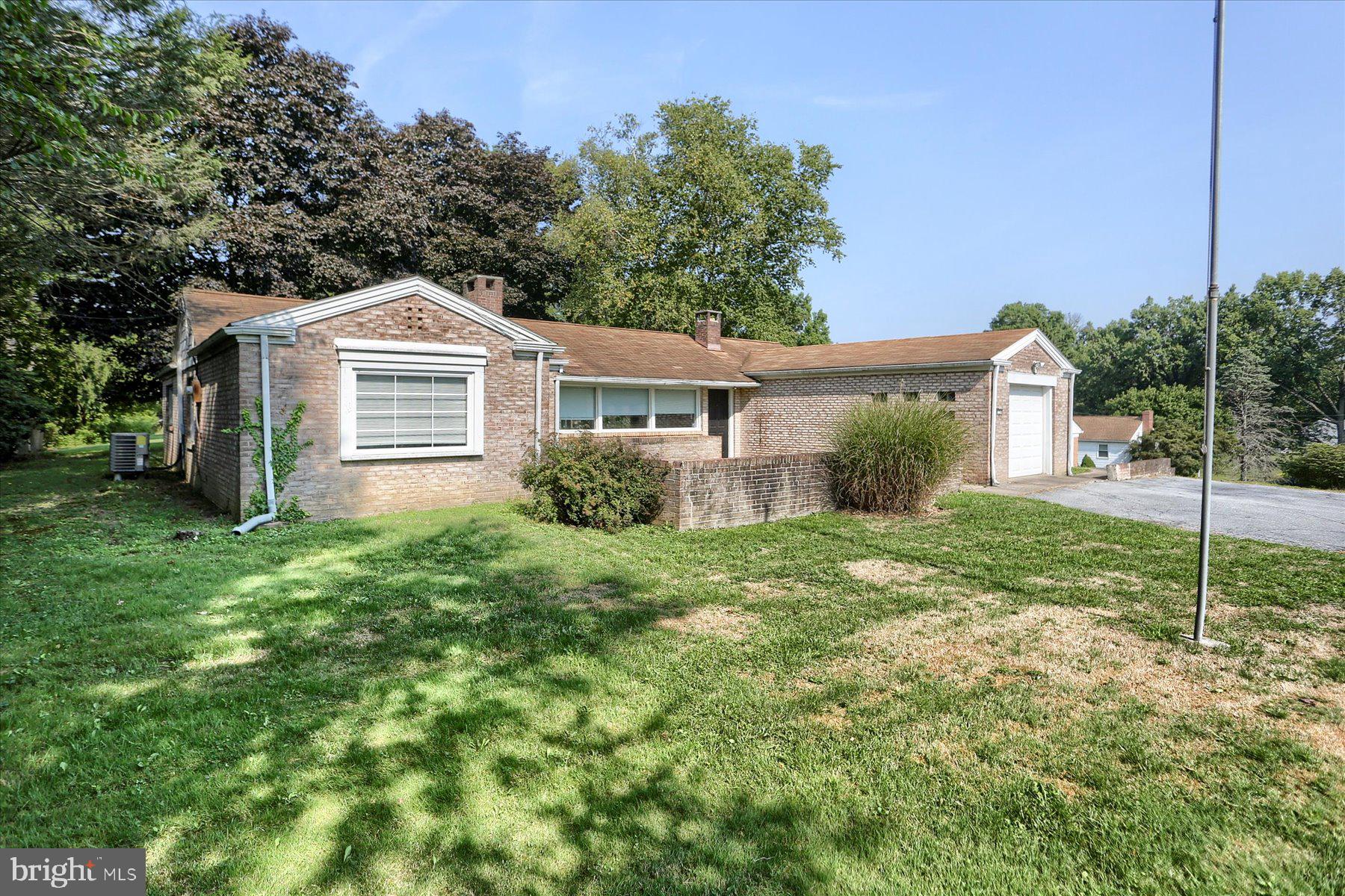 1704 Colonial Rd