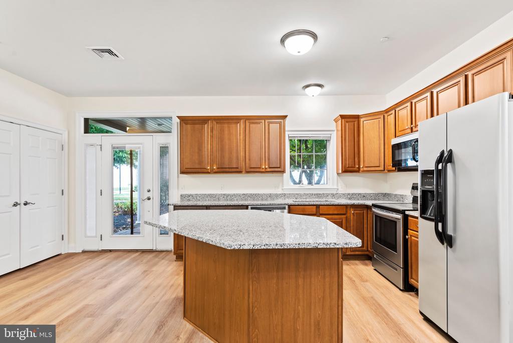 103 High Pointe Dr