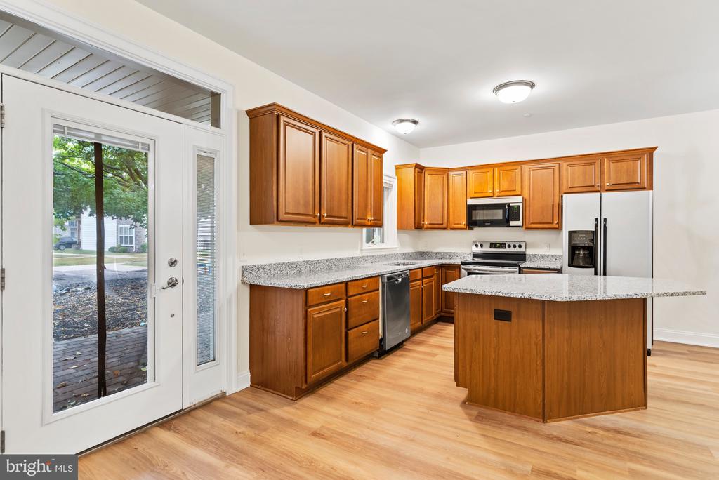 103 High Pointe Dr