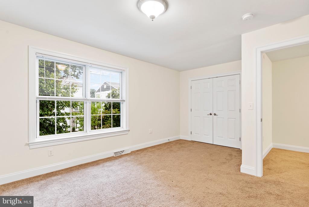 103 High Pointe Dr