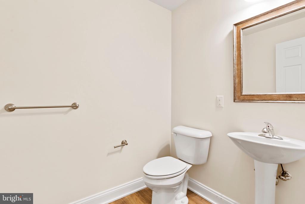 103 High Pointe Dr