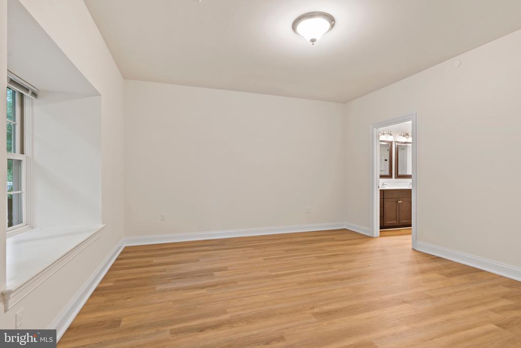 103 High Pointe Dr