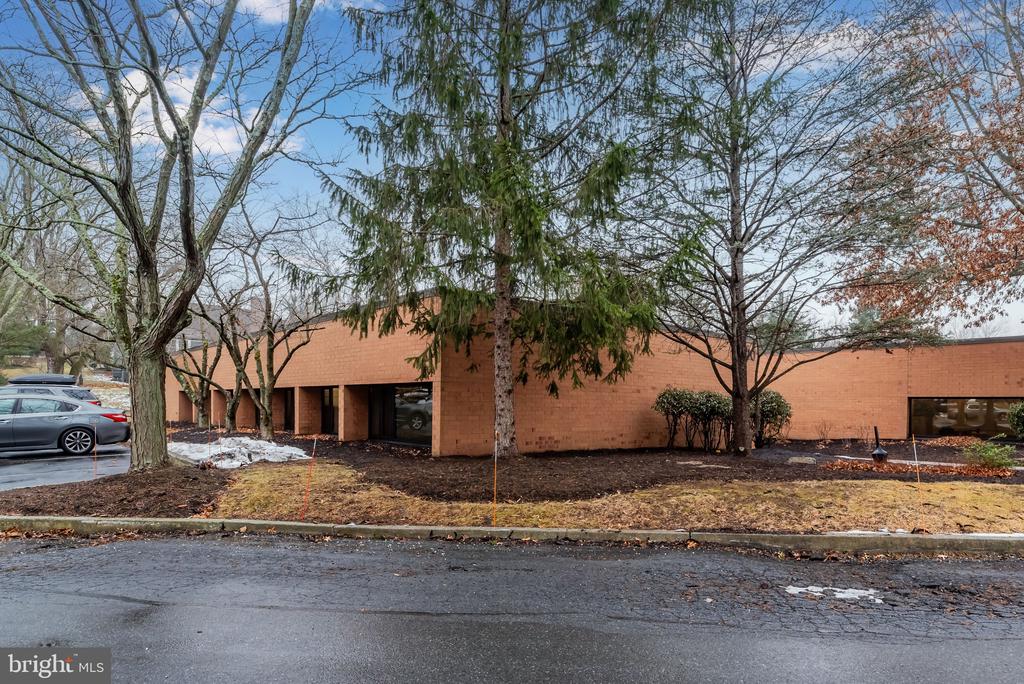 4755 Linglestown Rd #300