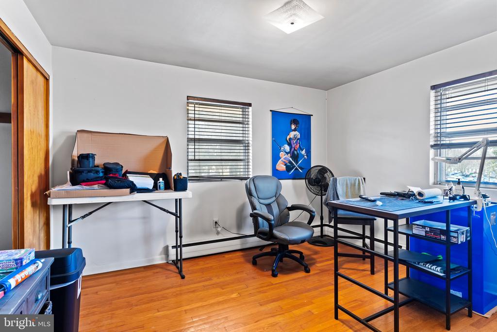 560 Walton Ave