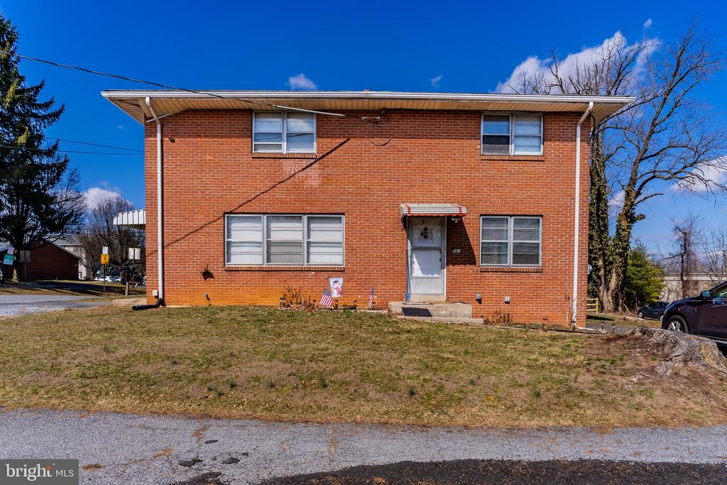 560 Walton Ave