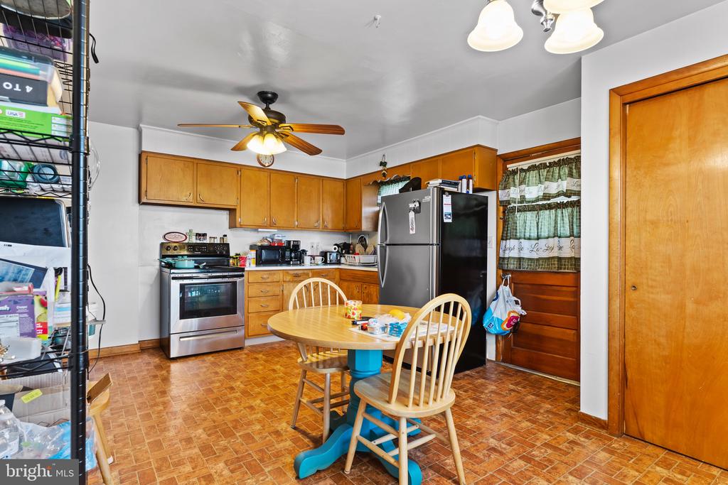 560 Walton Ave