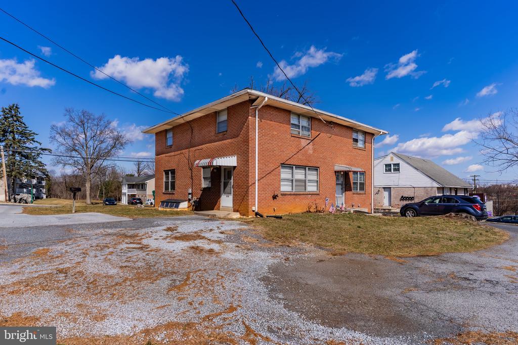 560 Walton Ave