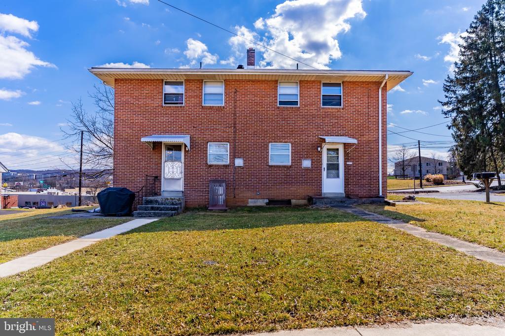 560 Walton Ave