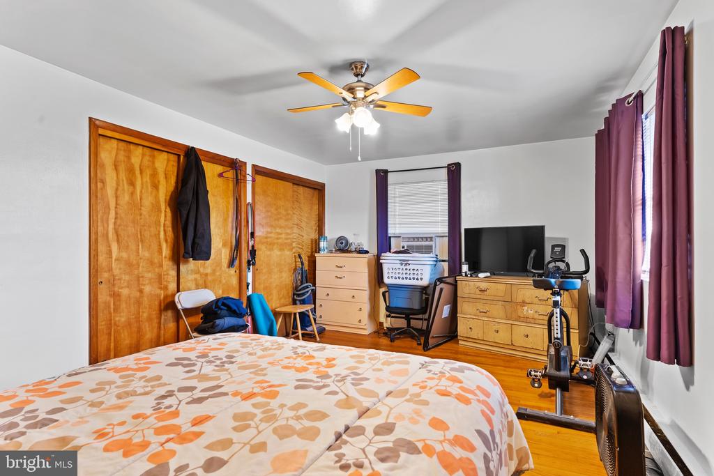 560 Walton Ave