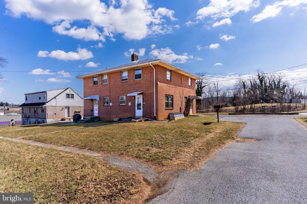 560 Walton Ave