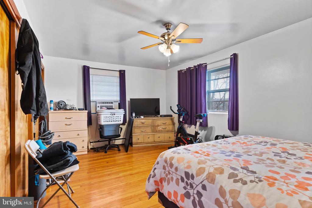 560 Walton Ave