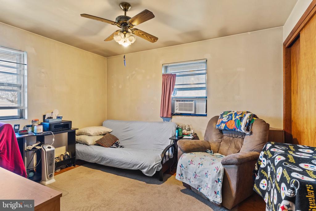 560 Walton Ave