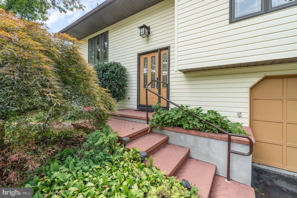 4303 KENTUCKY DRIVE