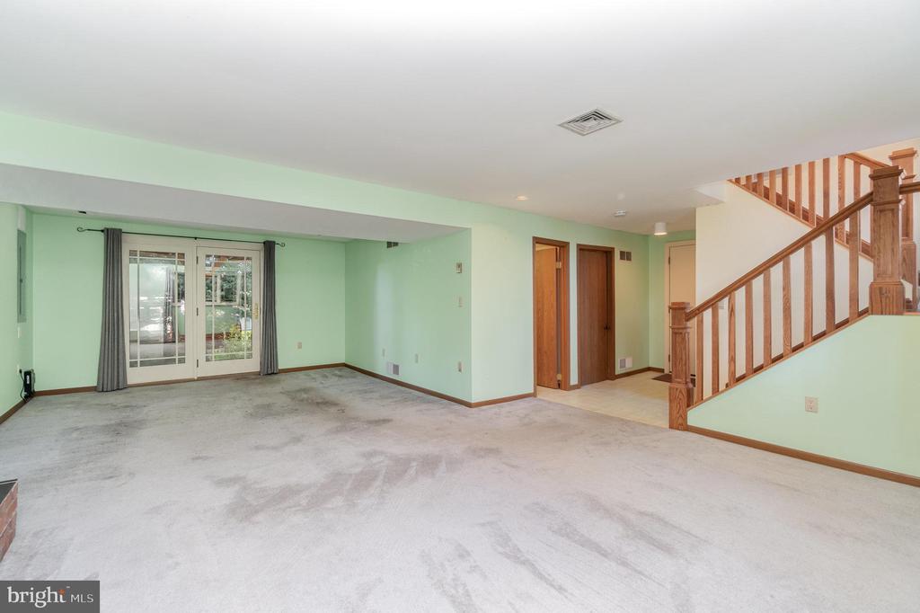 4303 KENTUCKY DRIVE