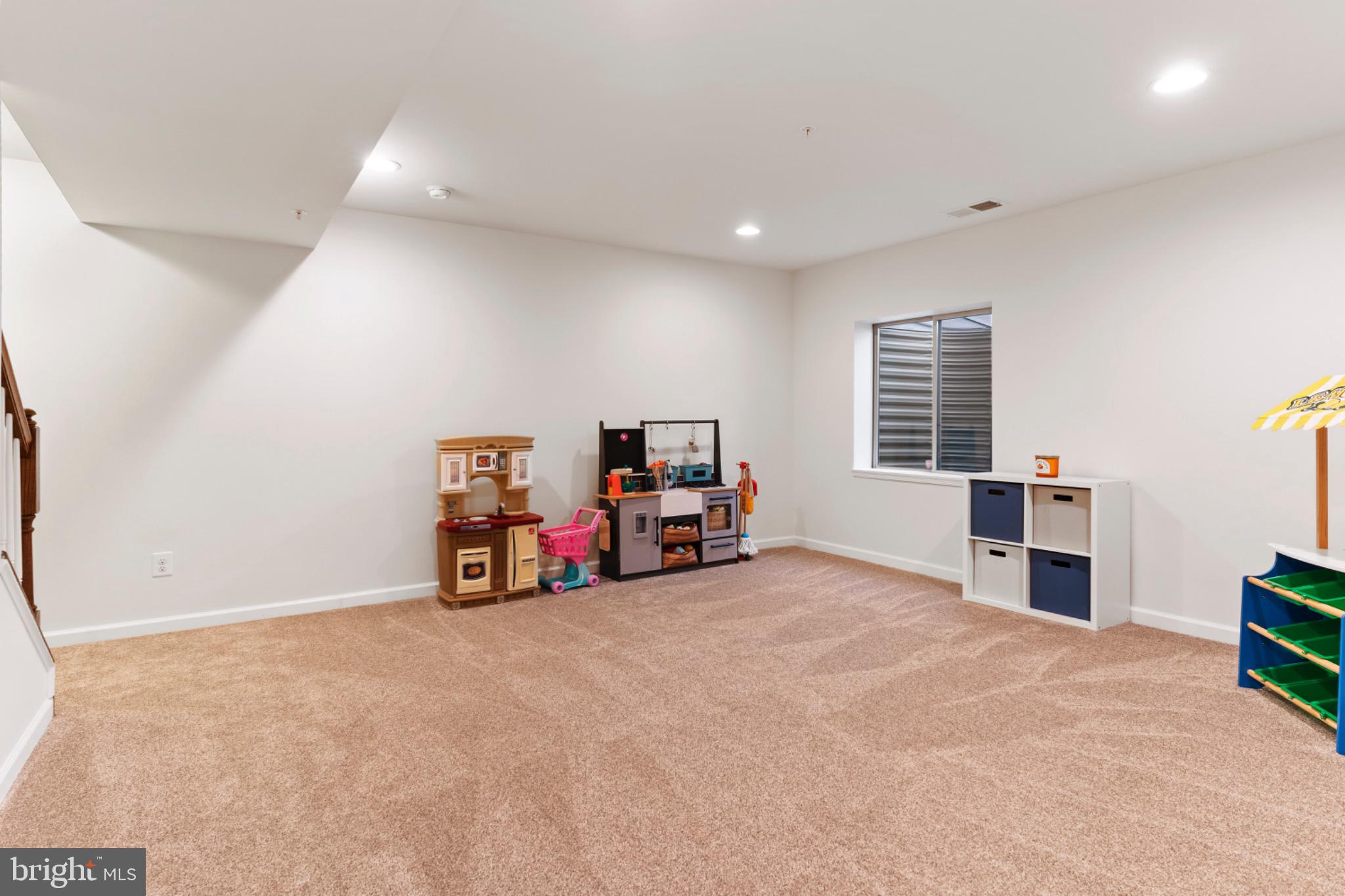 4048 Silver Charm Ct