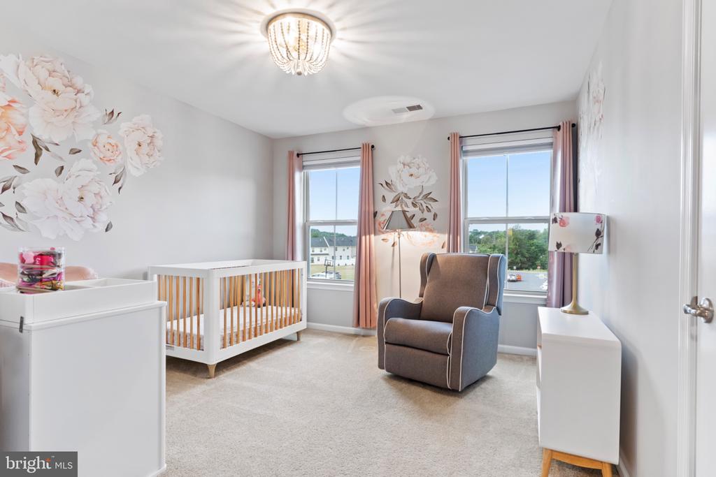 4048 Silver Charm Ct