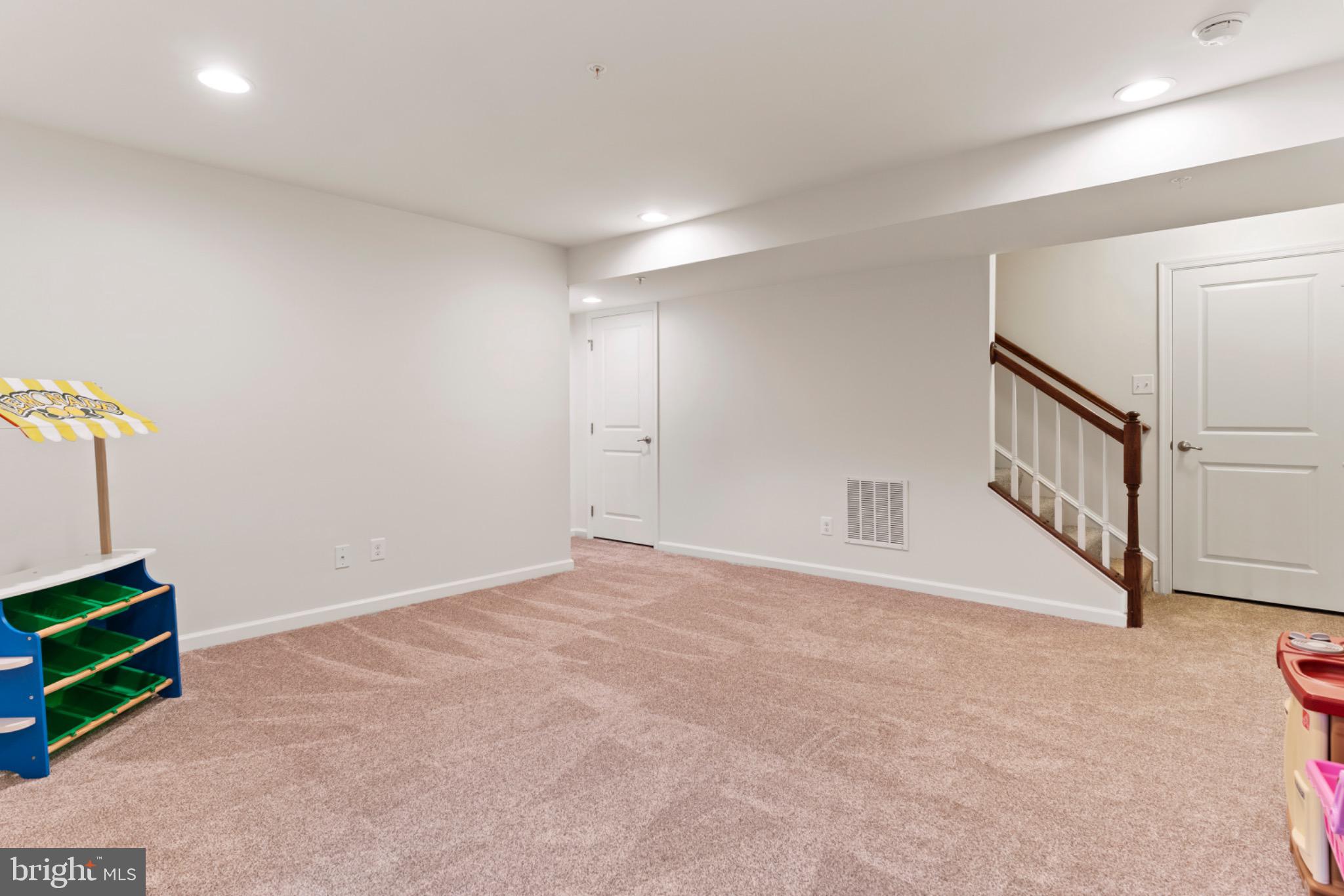 4048 Silver Charm Ct