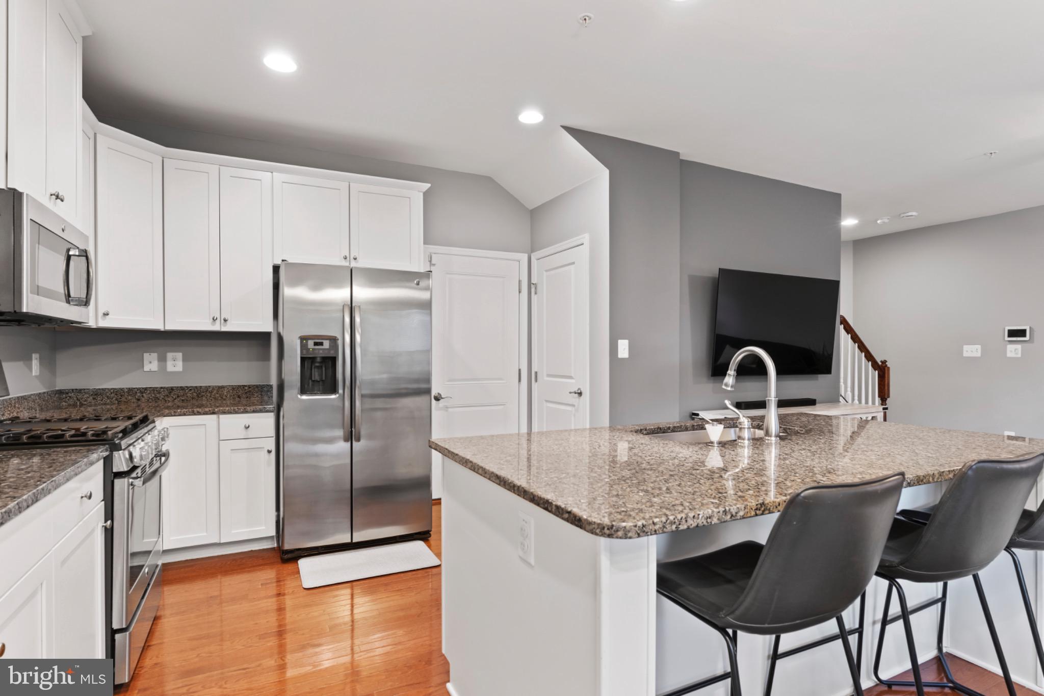 4048 Silver Charm Ct