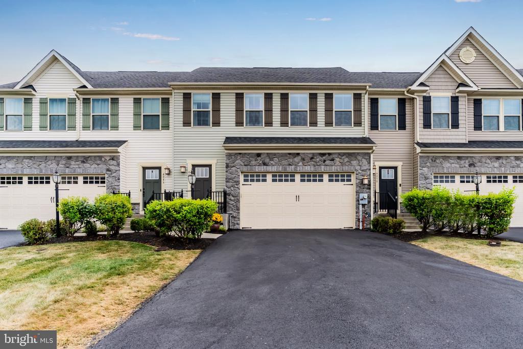 4048 Silver Charm Ct