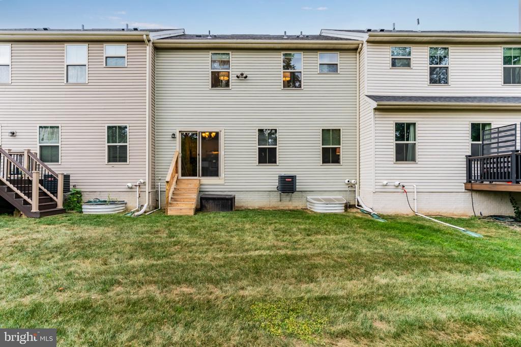 4048 Silver Charm Ct