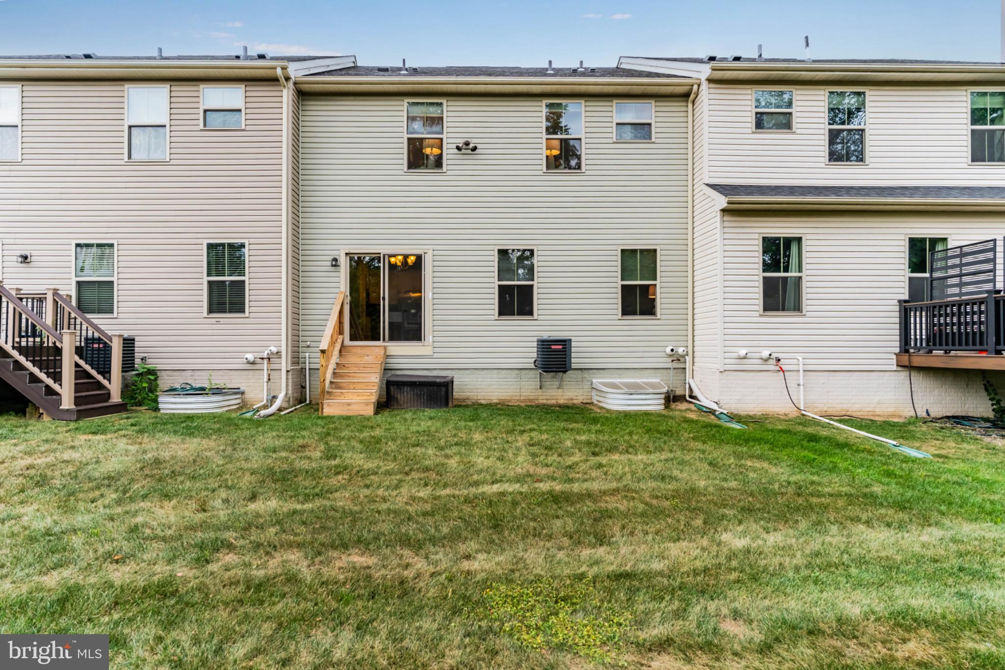4048 Silver Charm Ct