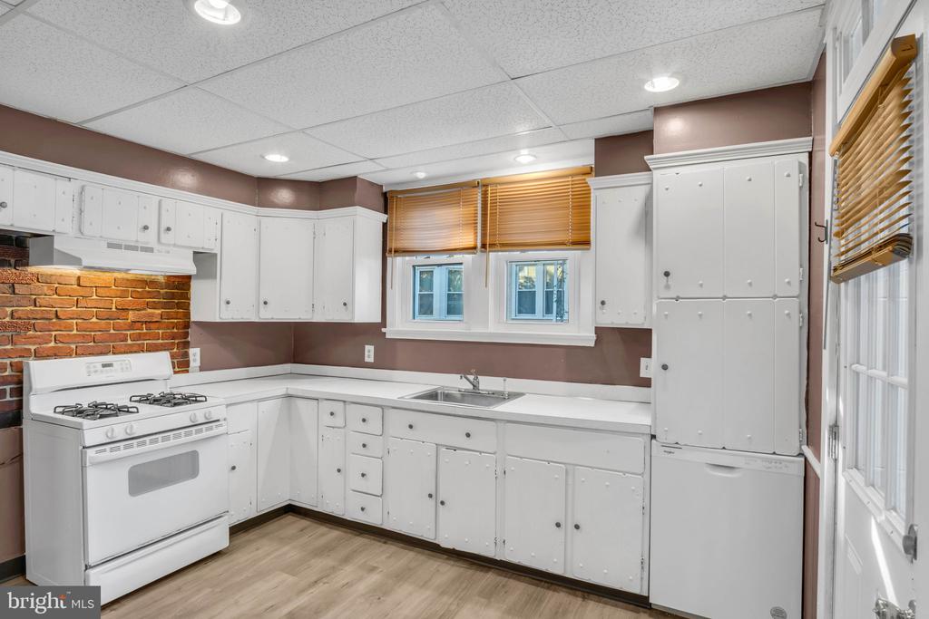 302 N 30TH STREET
