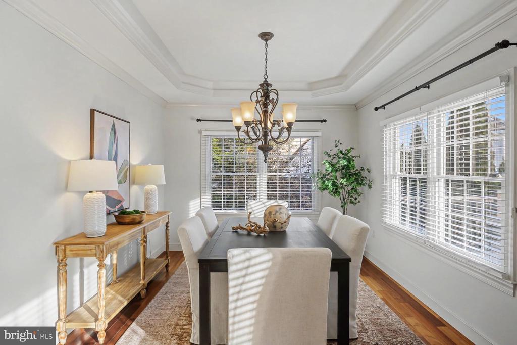 4528 LAURELWOOD DRIVE
