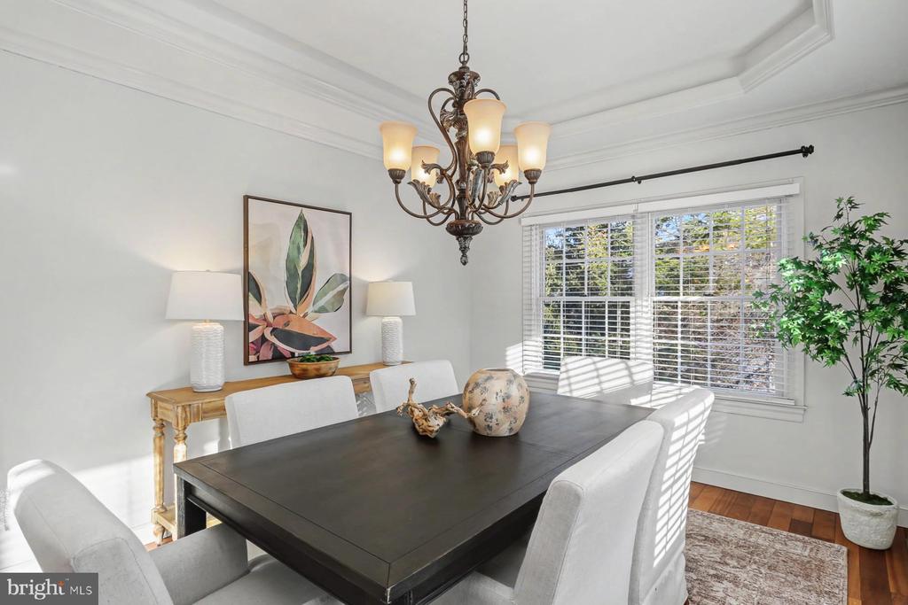 4528 LAURELWOOD DRIVE