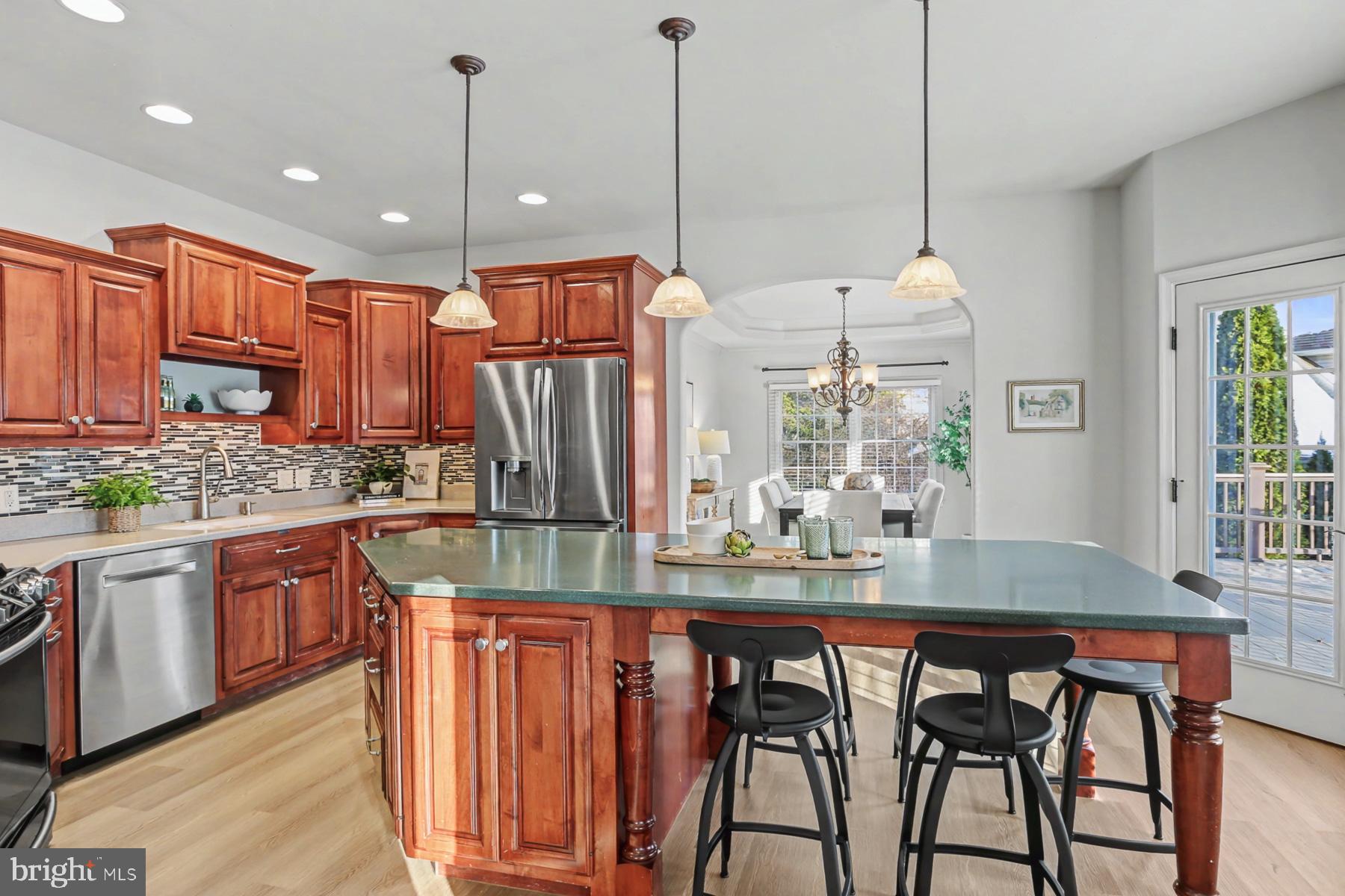 4528 LAURELWOOD DRIVE