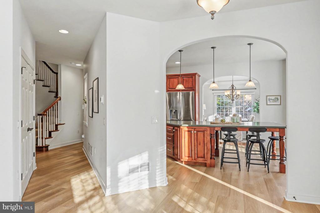 4528 LAURELWOOD DRIVE