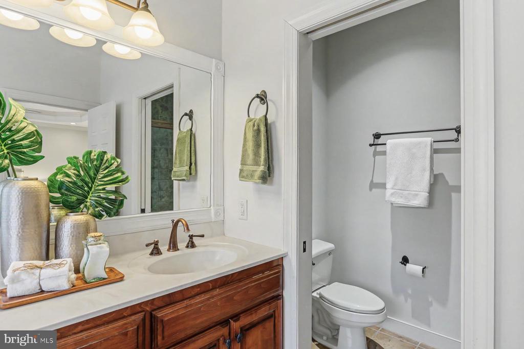 4528 LAURELWOOD DRIVE